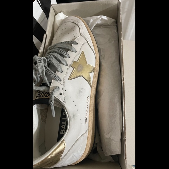 Golden Goose
Women's Ball Star Low Top Sneakers - Picture 5 of 6